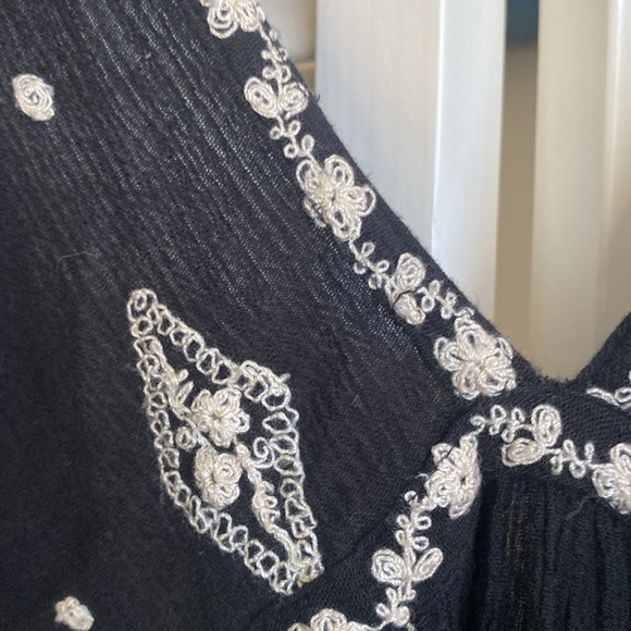 We the Free tunic black embroidered raw hem slight bell sleevess - Picture 2 of 6